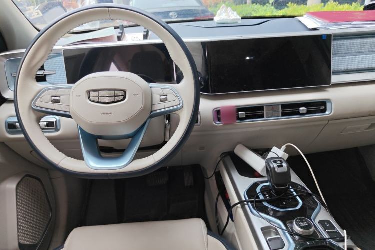Used Geely Auto icon 2023 1.5TD Star Player Center Console