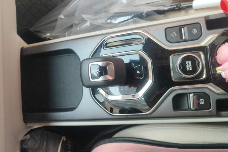Used Geely Auto icon 2023 1.5TD Chocolate Smoothie Edition Gear Lever