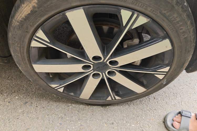 Used Geely Auto icon 2023 1.5TD Star Player Right Front Wheel Hub