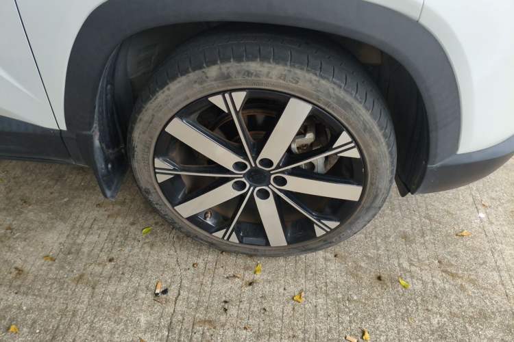 Used Geely Auto icon 2023 1.5TD Chocolate Smoothie Edition Right Front Wheel Hub