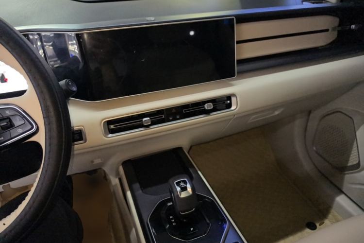 Used Geely Auto icon 2023 1.5TD Chocolate Smoothie Edition Center Console