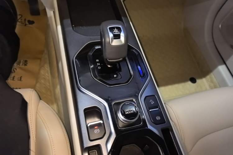 Used Geely Auto icon 2023 1.5TD Chocolate Smoothie Edition Gear Lever