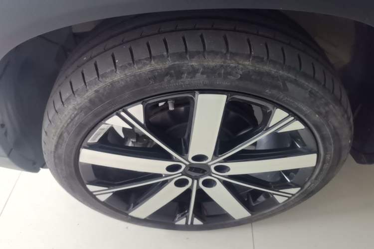 Used Geely Auto icon 2023 1.5TD Star Player Left Front Wheel Hub