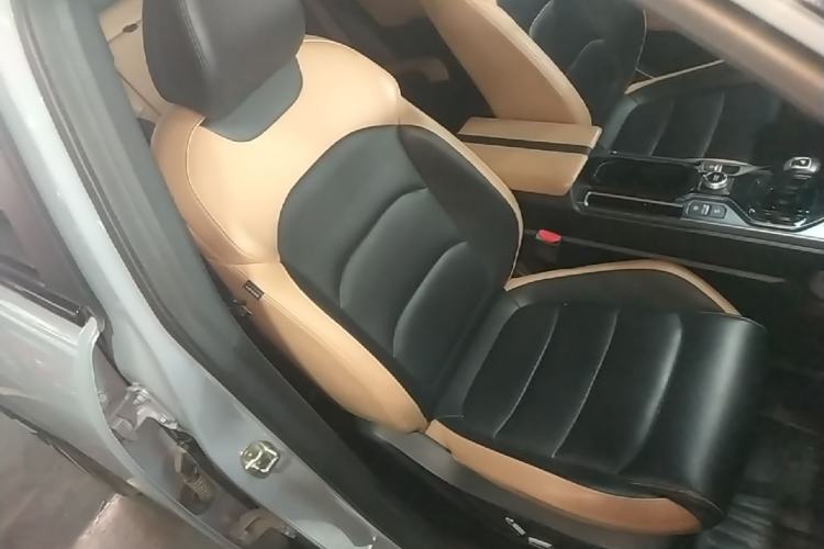 Used Geely Auto icon 2023 1.5TD Chocolate Luxe Edition Right Front Seat