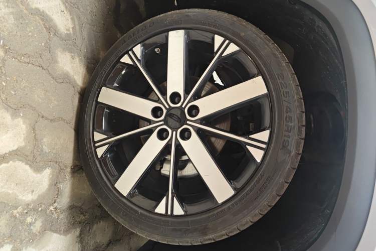 Used Geely Auto icon 2023 1.5TD Star Player Right Front Wheel Hub