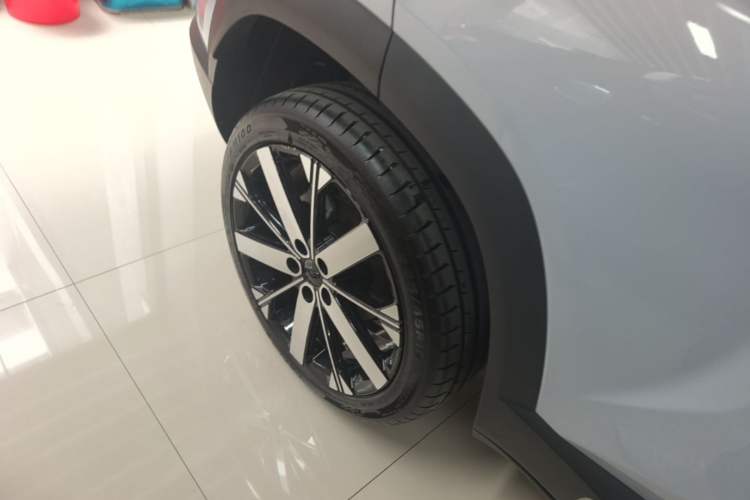 Used Geely Auto icon 2023 1.5TD Star Player Right Rear Wheel Hub