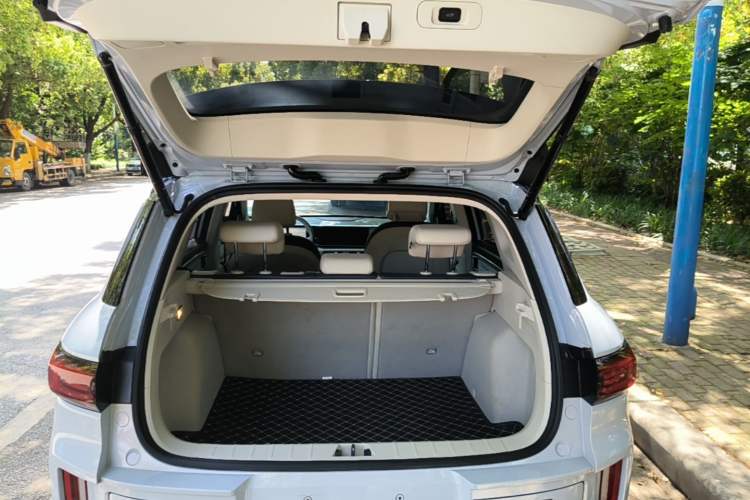 Used Geely Auto icon 2023 1.5TD Star Player Trunk