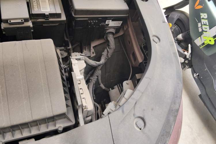 Used Geely Auto icon 2023 1.5TD Chocolate Luxe Edition Engine Bay Left