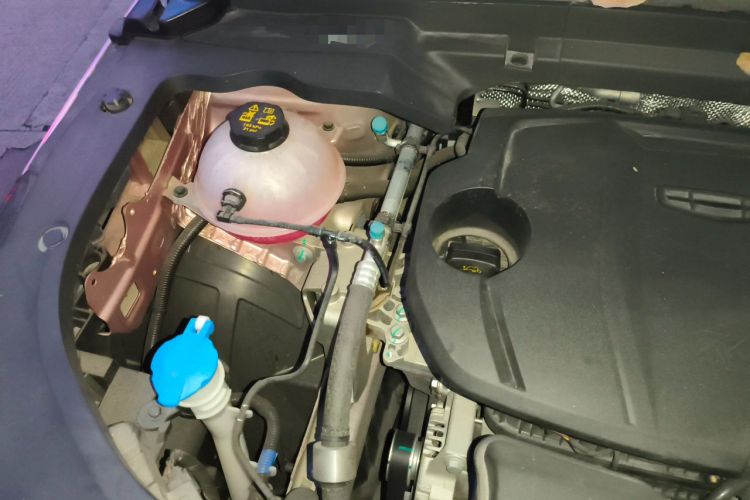 Used Geely Auto icon 2023 1.5TD Chocolate Luxe Edition Engine Bay Right