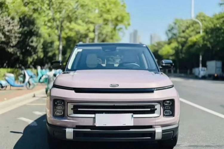 Used Geely Auto icon 2023 1.5TD Chocolate Smoothie Edition Exterior 1