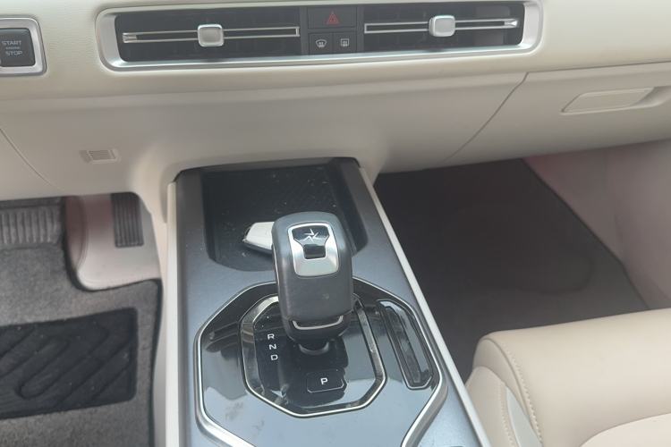 Used Geely Auto icon 2023 1.5TD Chocolate Smoothie Edition Gear Lever