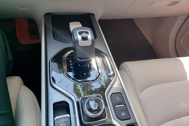 Used Geely Auto icon 2023 1.5TD Chocolate Smoothie Edition Gear Lever