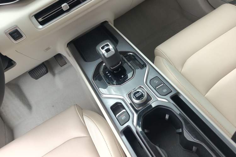 Used Geely Auto icon 2023 1.5TD Chocolate Luxe Edition Gear Lever