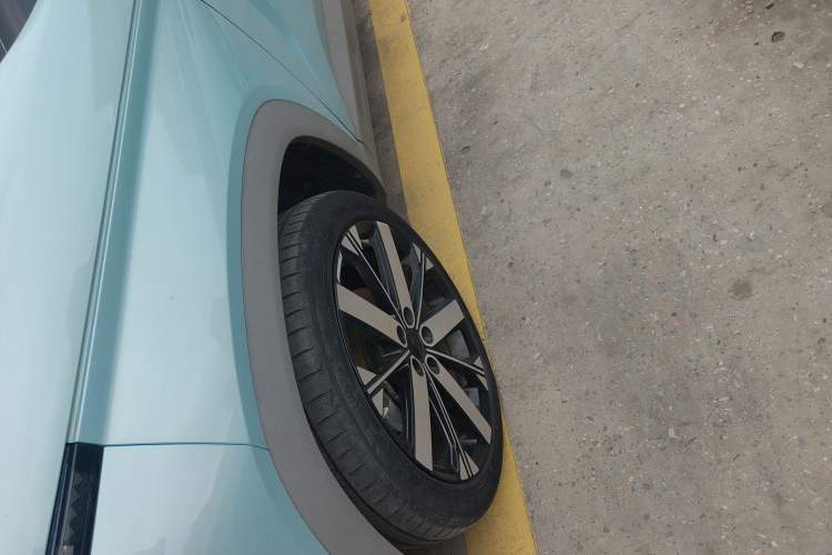 Used Geely Auto icon 2023 1.5TD Chocolate Luxe Edition Left Front Wheel Hub