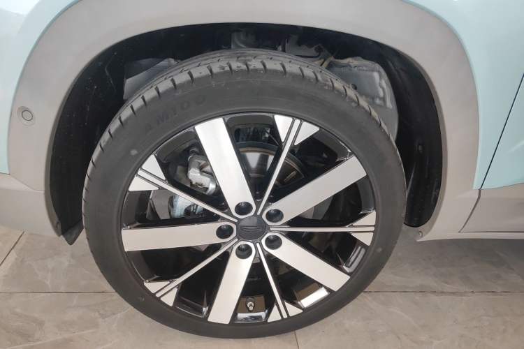 Used Geely Auto icon 2023 1.5TD Chocolate Luxe Edition Left Front Wheel Hub