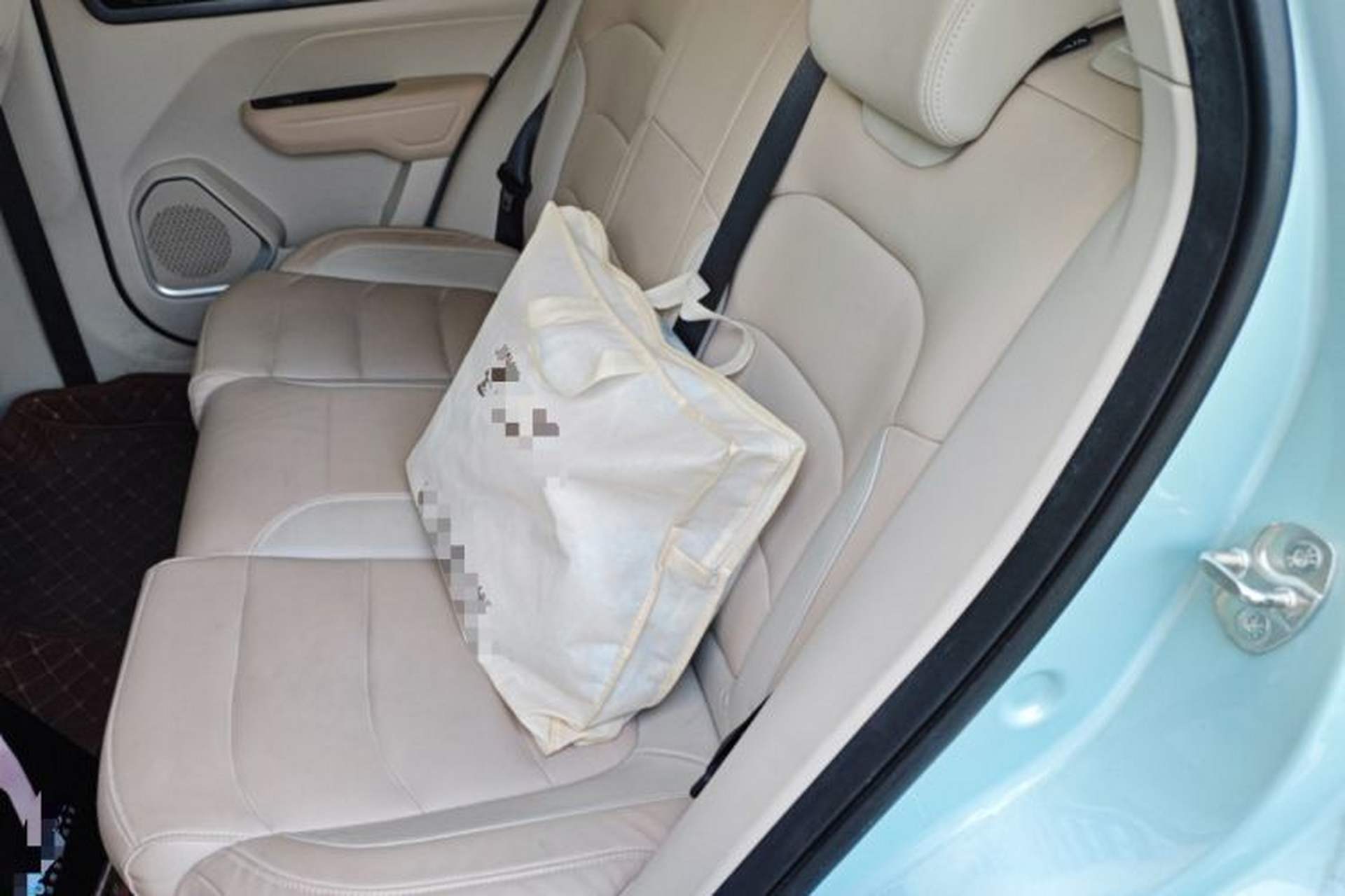 Used Geely Auto icon 2023 1.5TD Chocolate Smoothie Edition Left Rear Seat