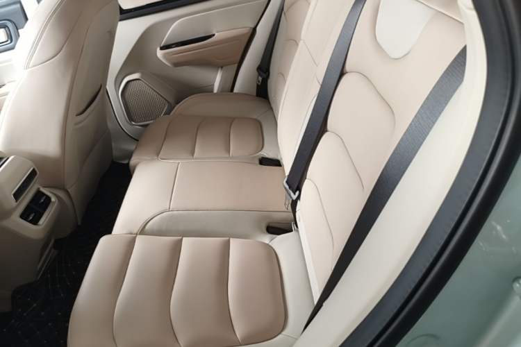 Used Geely Auto icon 2023 1.5TD Chocolate Smoothie Edition Left Rear Seat