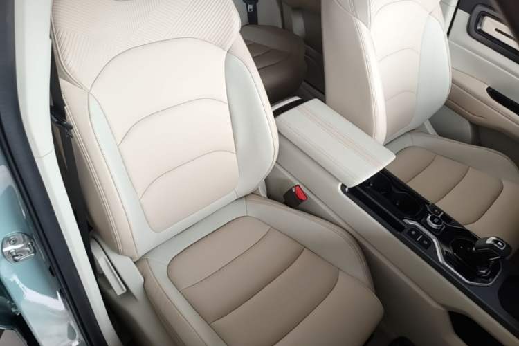 Used Geely Auto icon 2023 1.5TD Chocolate Smoothie Edition Right Front Seat