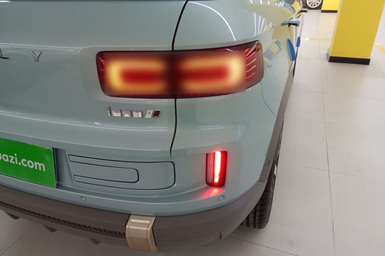 Used Geely Auto icon 2023 1.5TD Chocolate Luxe Edition Right Rear Taillight