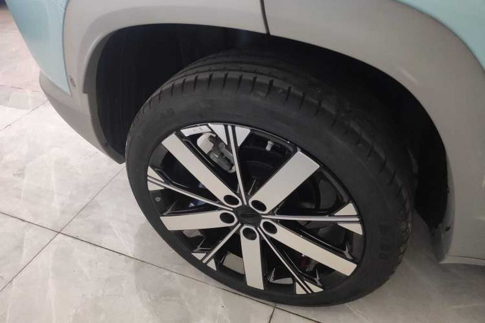 Used Geely Auto icon 2023 1.5TD Chocolate Luxe Edition Right Rear Wheel Hub