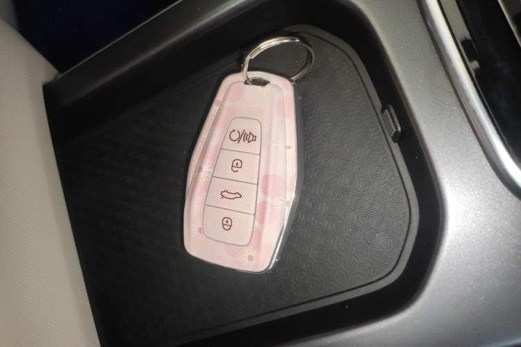 Used Geely Auto icon 2023 1.5TD Chocolate Luxe Edition Vehicle Key