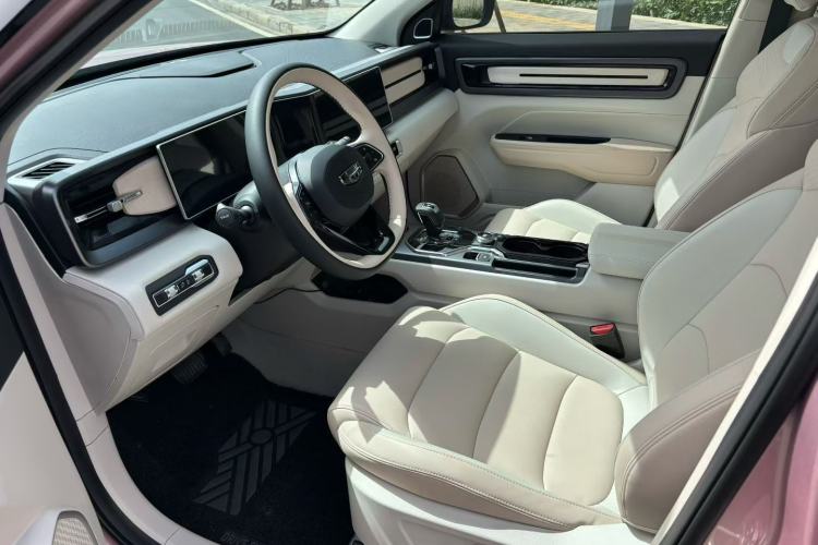 Used Geely Auto icon 2023 1.5TD Chocolate Smoothie Edition Interior 4