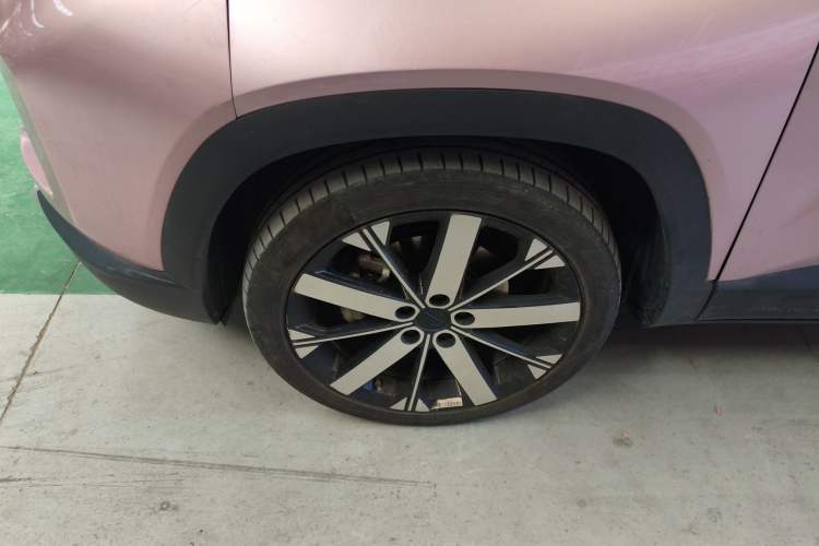 Used Geely Auto icon 2023 1.5TD Chocolate Smoothie Edition Left Front Wheel Hub
