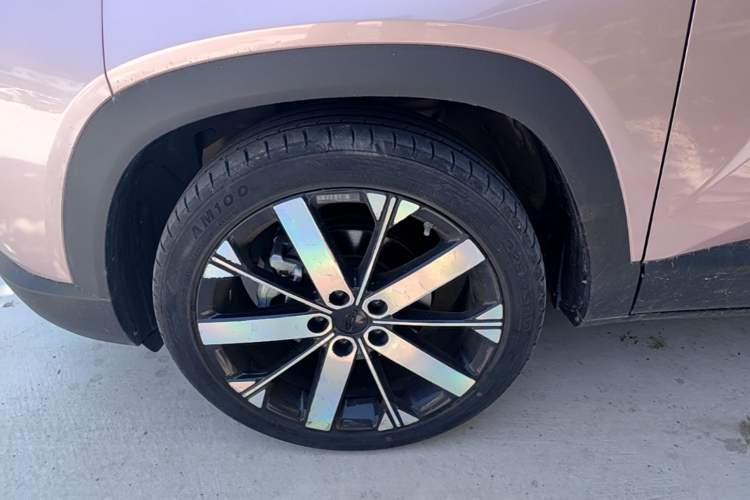 Used Geely Auto icon 2023 1.5TD Chocolate Smoothie Edition Left Front Wheel Hub