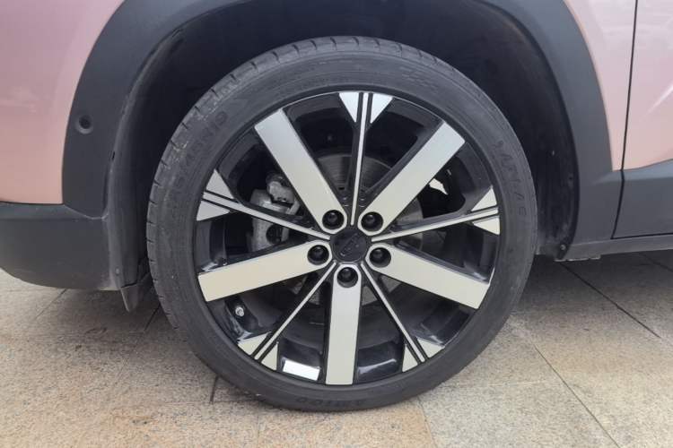 Used Geely Auto icon 2023 1.5TD Chocolate Luxe Edition Left Front Wheel Hub