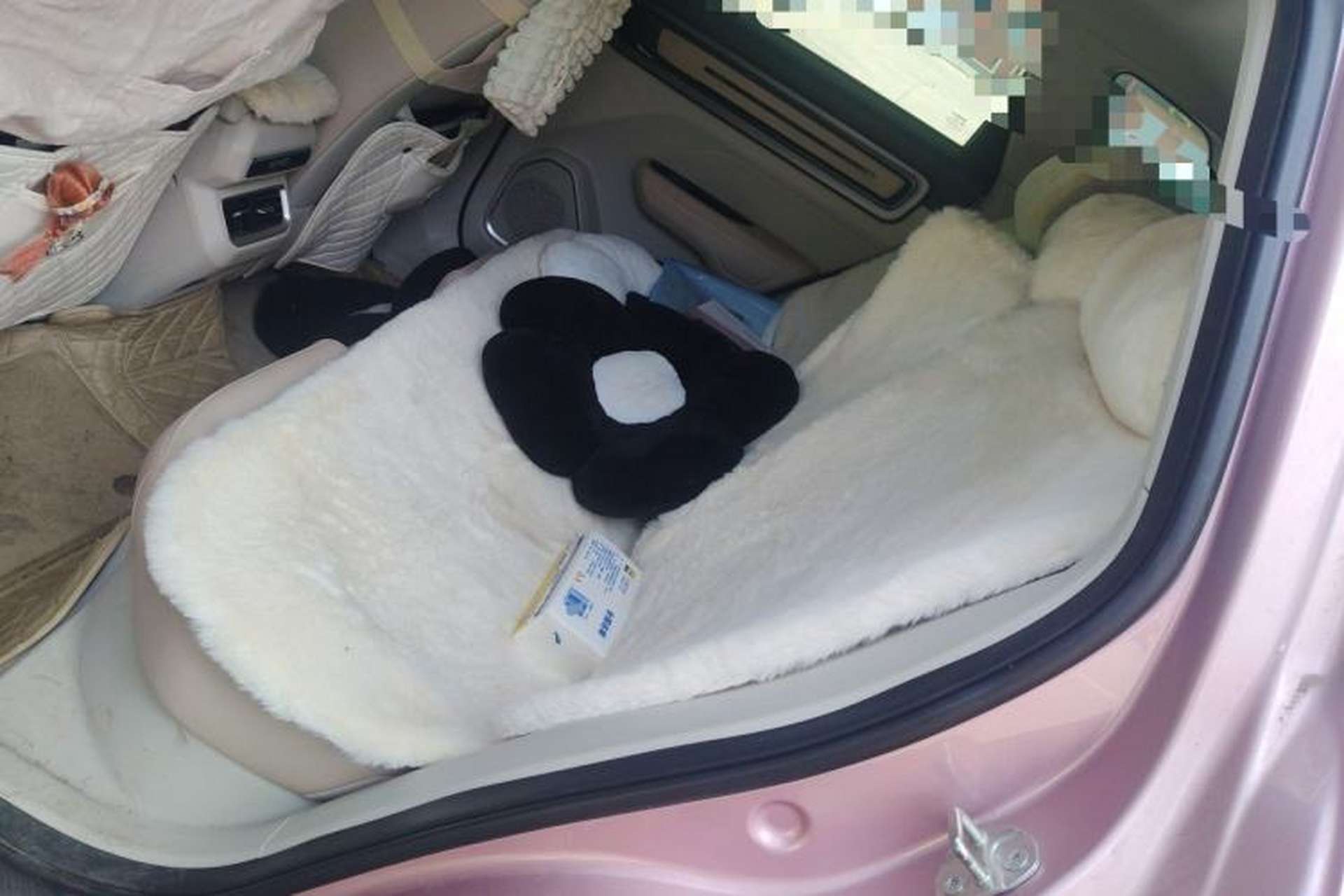 Used Geely Auto icon 2023 1.5TD Chocolate Smoothie Edition Left Rear Seat