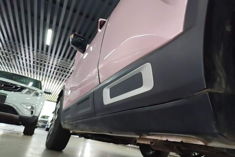 Used Geely Auto icon 2023 1.5TD Chocolate Smoothie Edition Left Side Sill