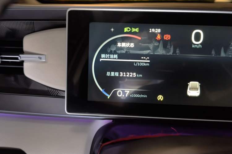 Used Geely Auto icon 2023 1.5TD Chocolate Luxe Edition Odometer Close Up