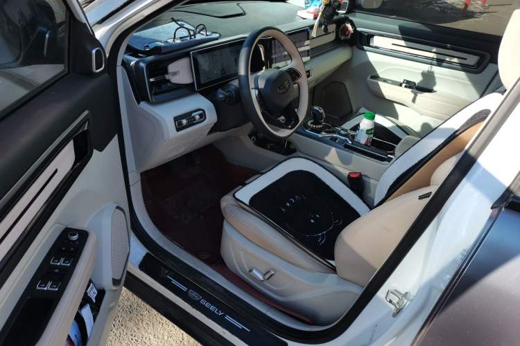 Used Geely Auto icon 2023 1.5TD Star Player Interior 3