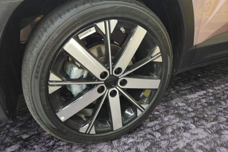 Used Geely Auto icon 2023 1.5TD Chocolate Luxe Edition Left Front Wheel Hub