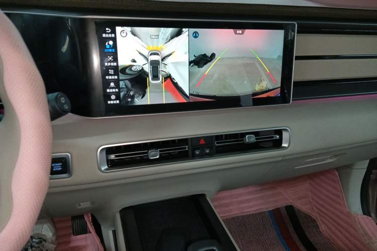Used Geely Auto icon 2023 1.5TD Chocolate Luxe Edition Audio And AC Panel