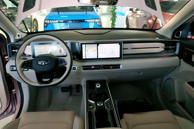 Used Geely Auto icon 2023 1.5TD Chocolate Luxe Edition Center Console