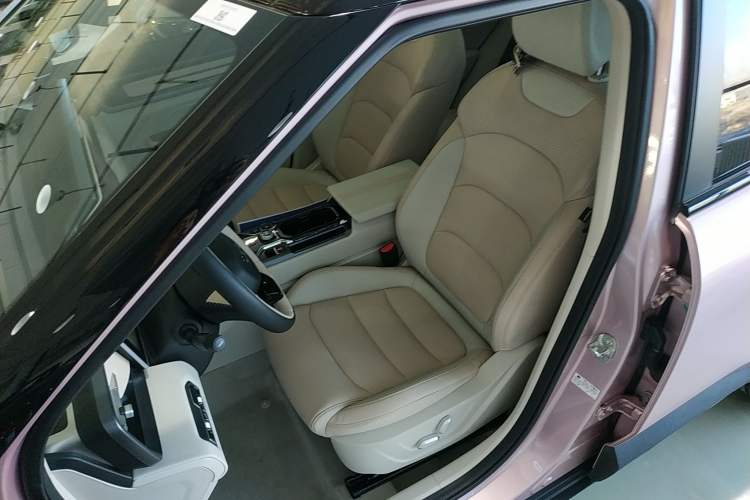 Used Geely Auto icon 2023 1.5TD Chocolate Luxe Edition Left Front Seat