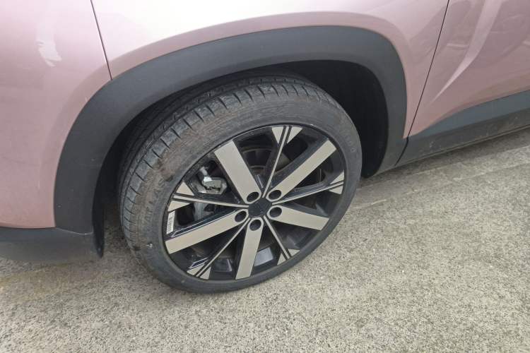 Used Geely Auto icon 2023 1.5TD Chocolate Smoothie Edition Left Front Wheel Hub