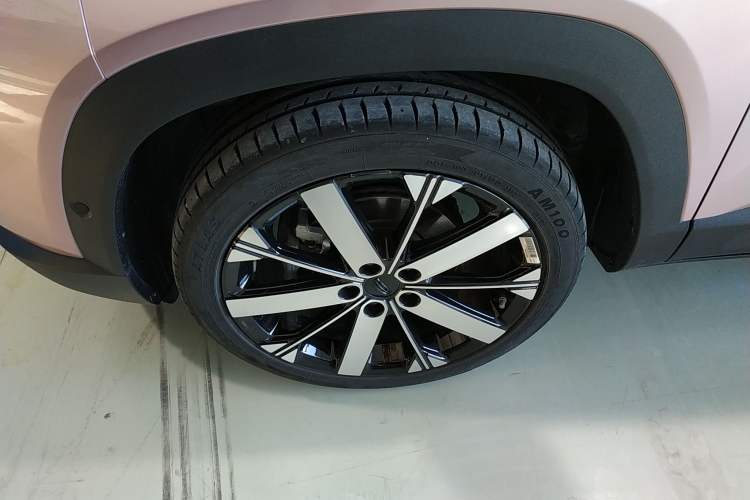 Used Geely Auto icon 2023 1.5TD Chocolate Luxe Edition Left Front Wheel Hub