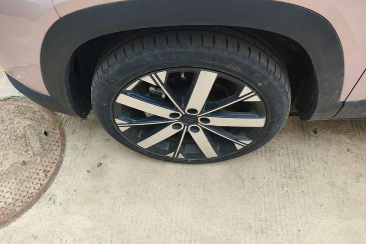 Used Geely Auto icon 2023 1.5TD Chocolate Smoothie Edition Left Front Wheel Hub