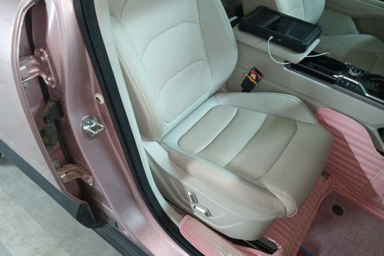 Used Geely Auto icon 2023 1.5TD Chocolate Luxe Edition Right Front Seat