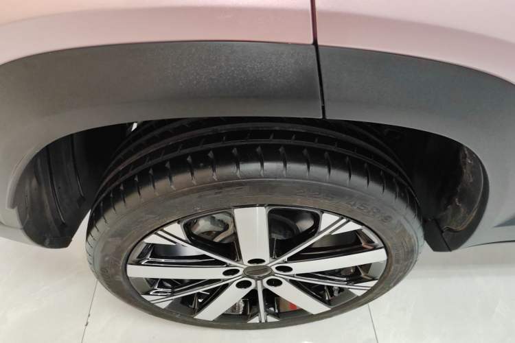 Used Geely Auto icon 2023 1.5TD Chocolate Smoothie Edition Right Rear Wheel Hub