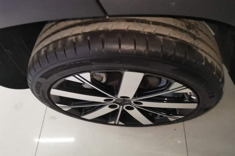 Used Geely Auto icon 2023 1.5TD Chocolate Smoothie Edition Right Rear Wheel Hub