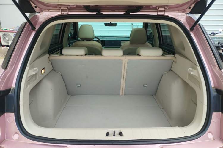 Used Geely Auto icon 2023 1.5TD Chocolate Smoothie Edition Trunk