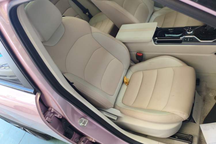 Used Geely Auto icon 2023 1.5TD Chocolate Smoothie Edition Right Front Seat