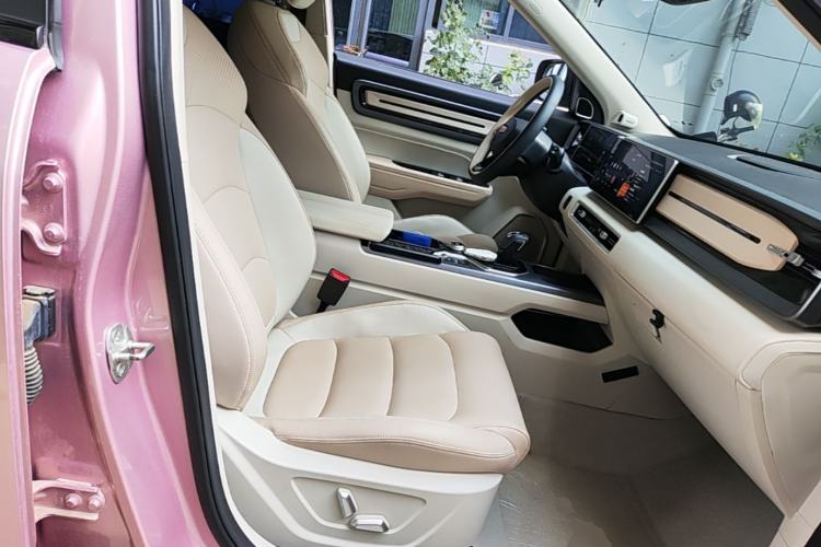 Used Geely Auto icon 2023 1.5TD Chocolate Luxe Edition Right Front Seat