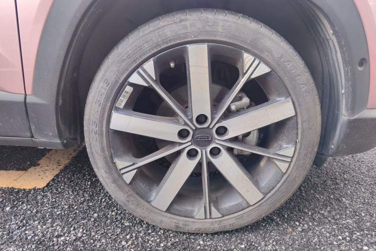 Used Geely Auto icon 2023 1.5TD Chocolate Luxe Edition Right Front Wheel Hub