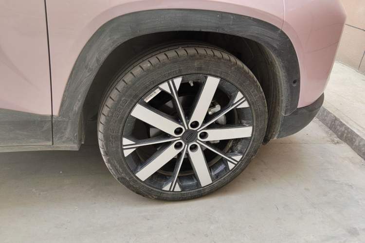 Used Geely Auto icon 2023 1.5TD Chocolate Luxe Edition Right Front Wheel Hub