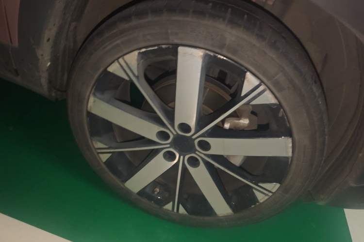 Used Geely Auto icon 2023 1.5TD Chocolate Luxe Edition Right Front Wheel Hub