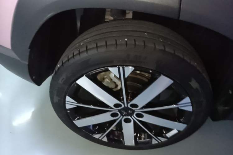Used Geely Auto icon 2023 1.5TD Chocolate Smoothie Edition Right Rear Wheel Hub